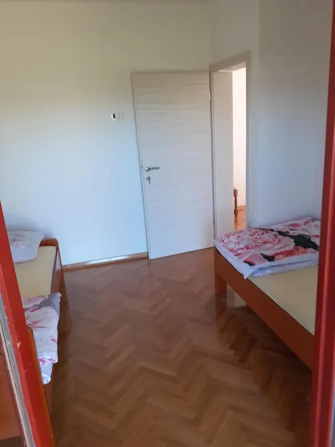 Rubesi Apartmani Subasic 0*,  קרואטיה