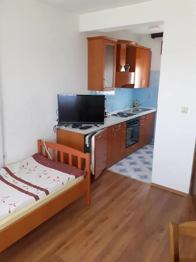 Rubesi Apartmani Subasic דירה