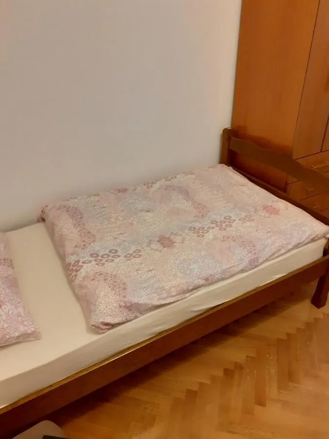 Rubesi Apartmani Subasic דירה