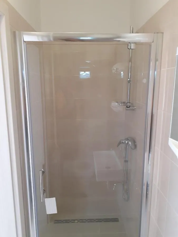 Rubesi Apartmani Subasic דירה