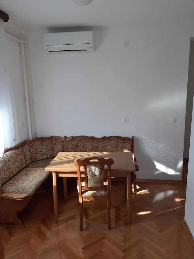 דירה Rubesi Apartmani Subasic